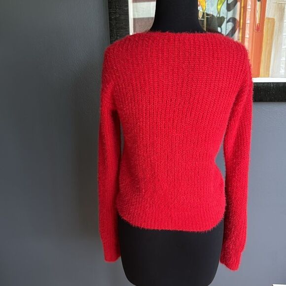 Red soft cropped twist front faux pearl V neck long sleeve sweater. Size 3-5 Jr. - Picture 5 of 6